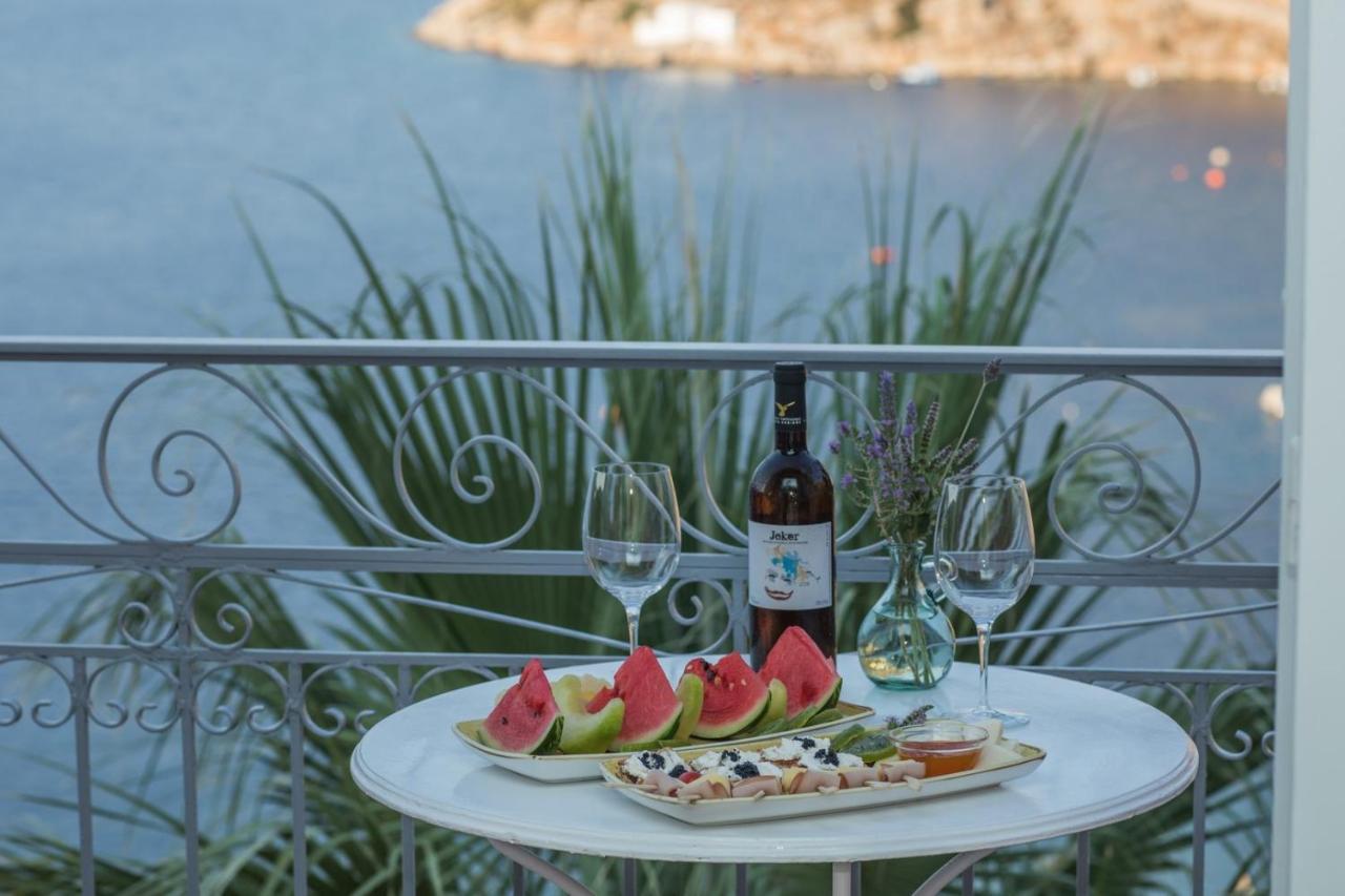 Niriides Hotel Apartments Symi Exterior foto