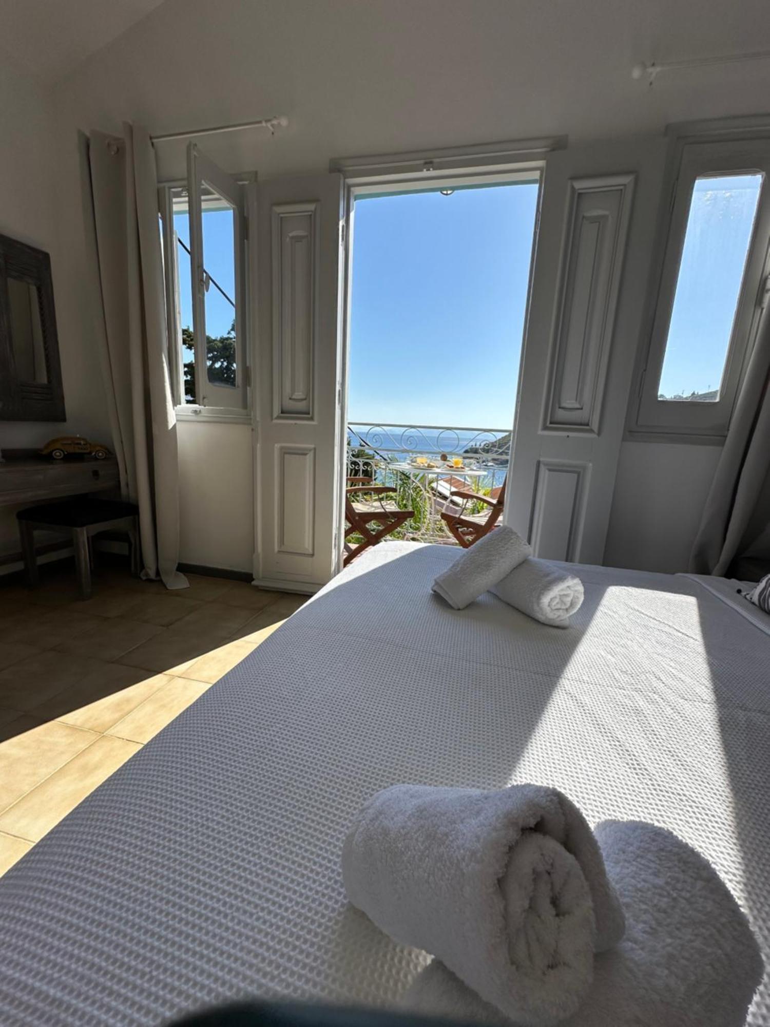 Niriides Hotel Apartments Symi Exterior foto