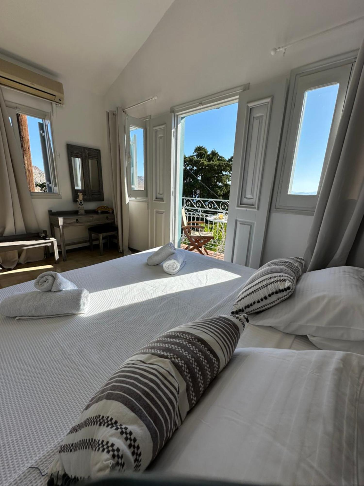 Niriides Hotel Apartments Symi Exterior foto